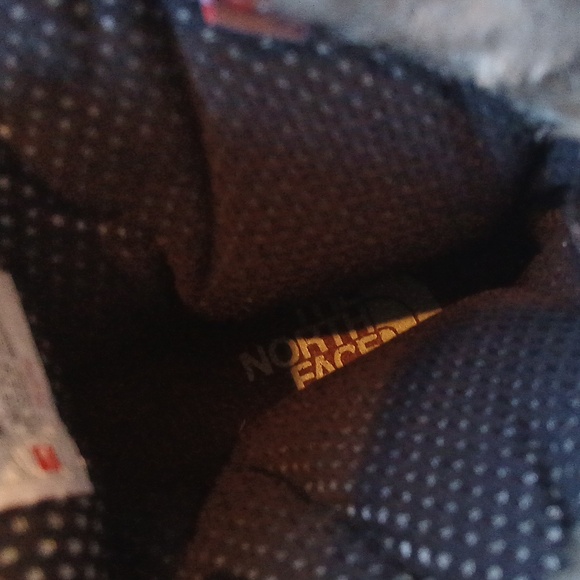 The North Face Women's Black and Cream Winter Boots - Picture 9 of 11